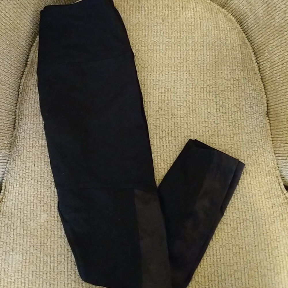 Black leggings with brown strip on the side